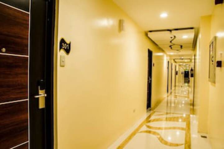 Ballroom/Hall 4 of 4