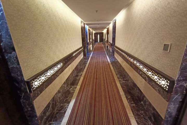 Room 24 of 61