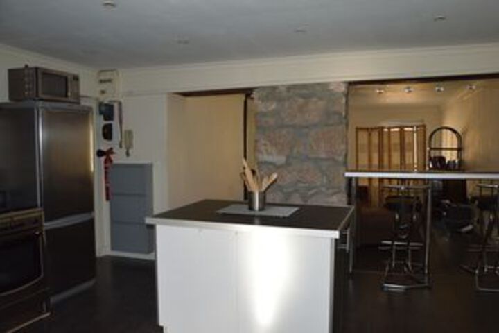 Room 8 of 10