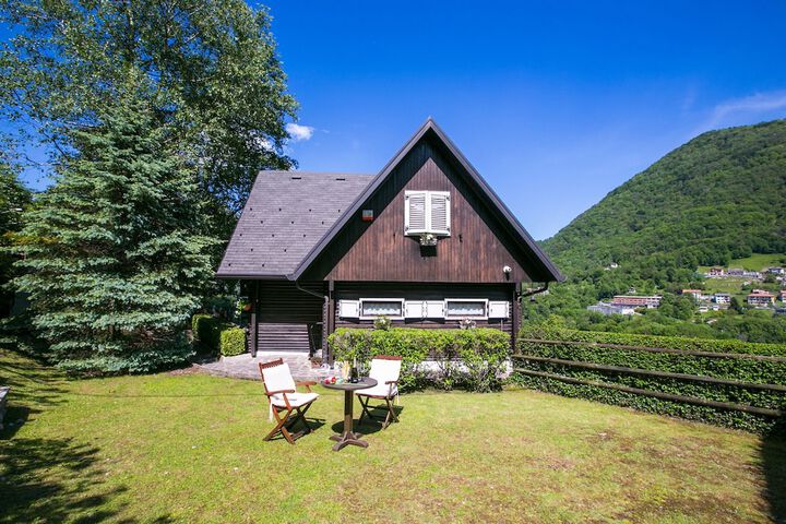 Argegno Chalet in Schignano