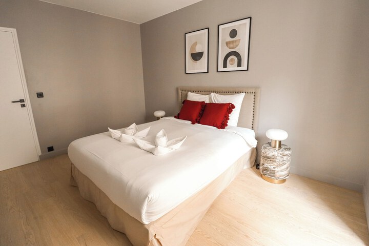 Room 7 of 35
