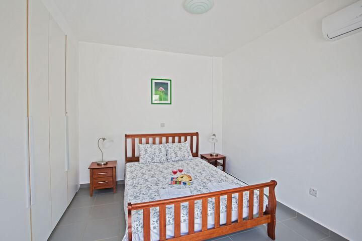 Room 4 of 24