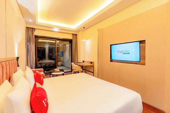 Room 33 of 51