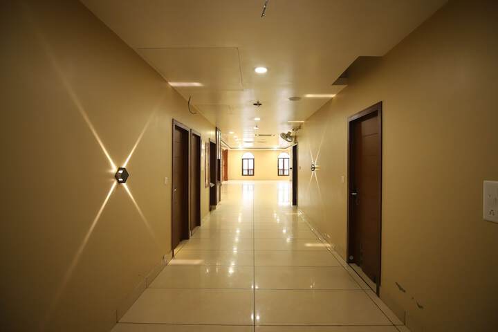 Ballroom/Hall 32 of 46