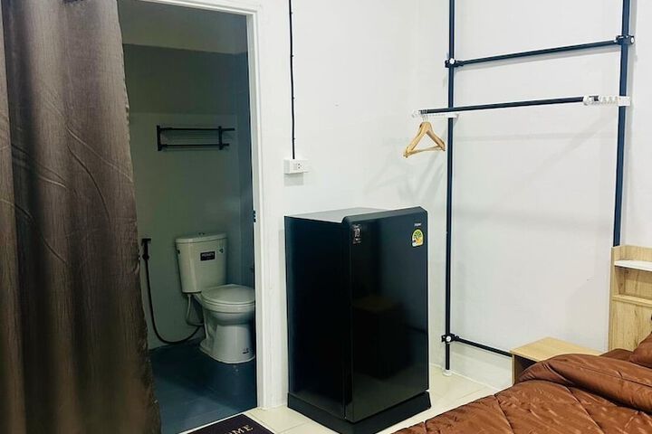 Room 4 of 17