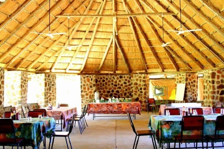 Dining 2 of 4