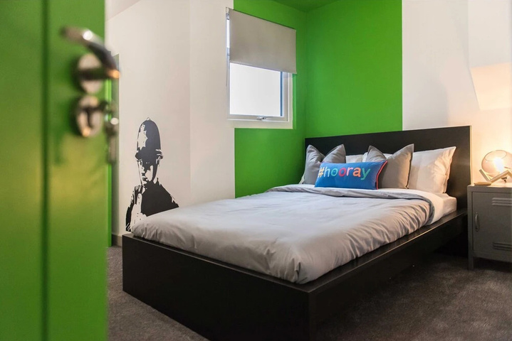Room 4 of 14