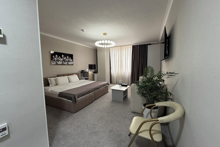 Room 21 of 33