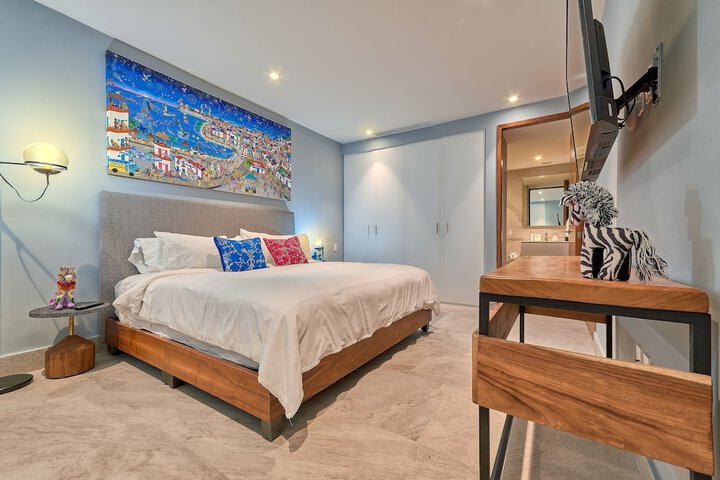 Room 11 of 270