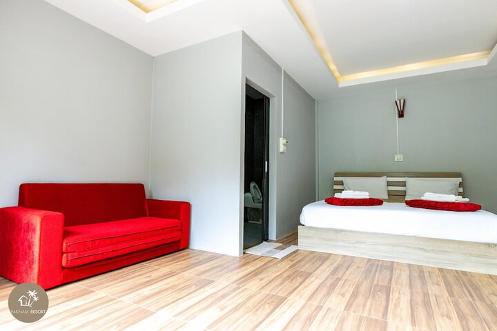 Room 14 of 77