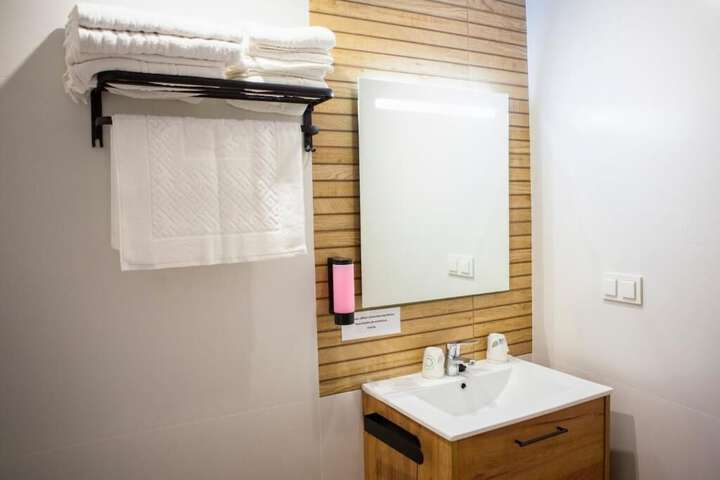 Room 13 of 21