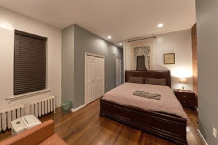 Room 48 of 79