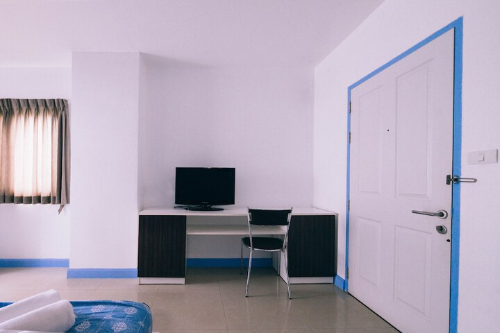 Room 24 of 48