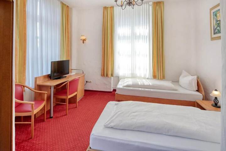 Room 8 of 17