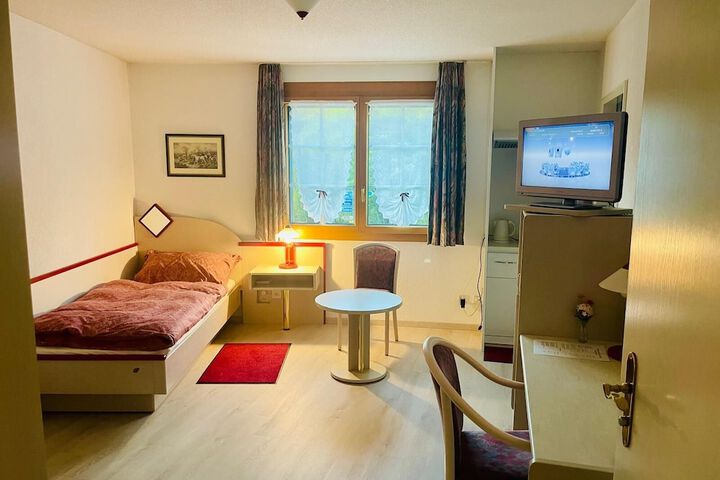 Room 3 of 16