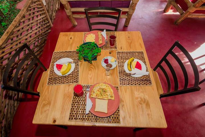Dining 40 of 57