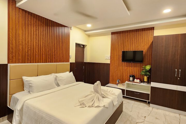 Room 3 of 10