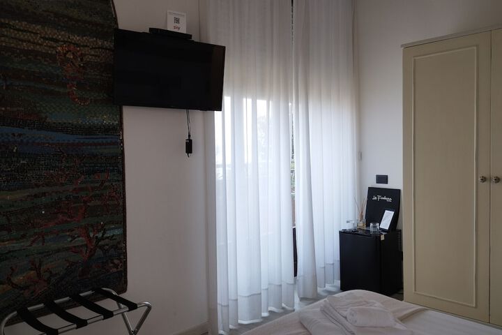 Room 21 of 129