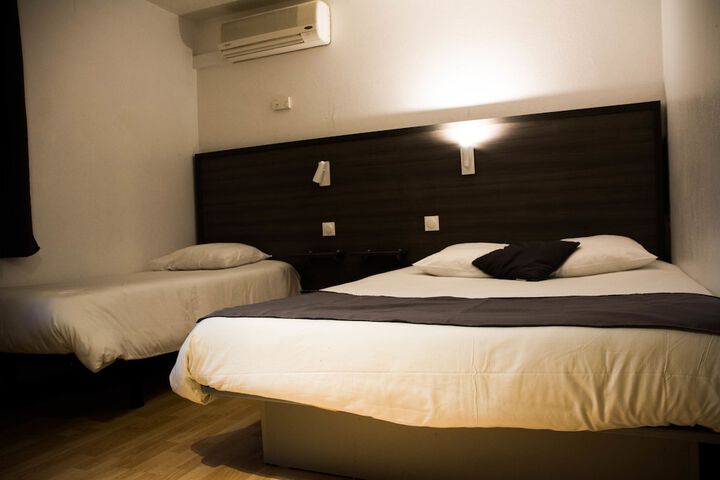 Room 12 of 34