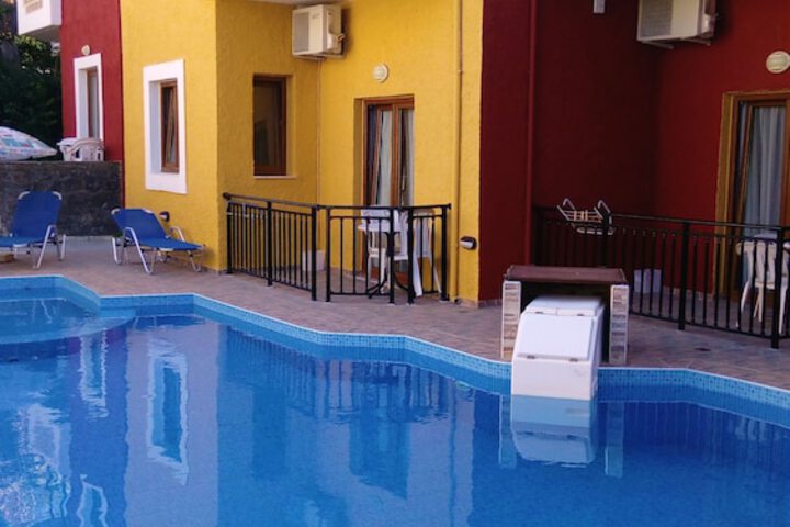 Pools & Facilities