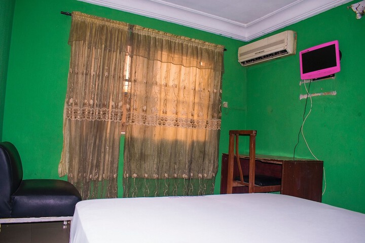 Room 16 of 53
