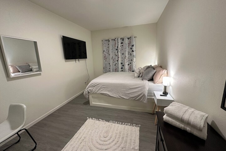 Room 13 of 25