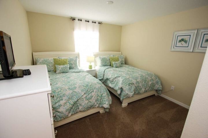 Room 9 of 30