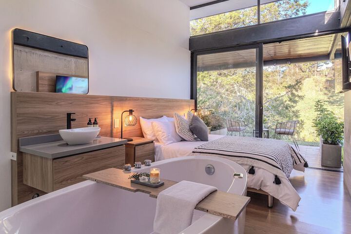 Room 3 of 20