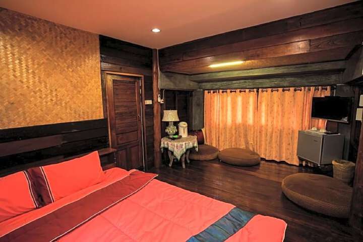 Room 16 of 116