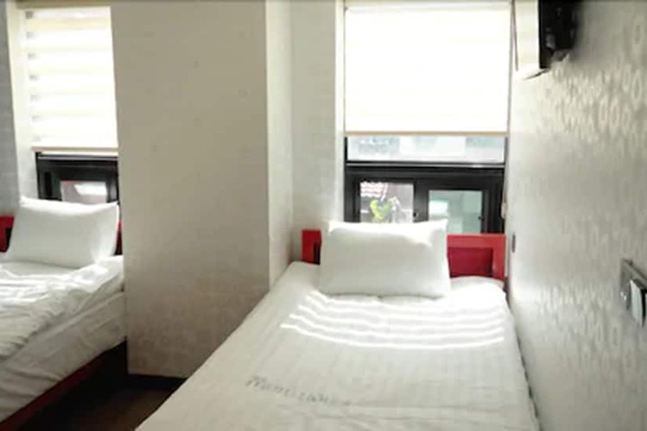 Room 22 of 46