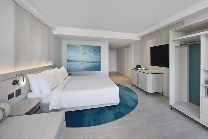 Room 25 of 170