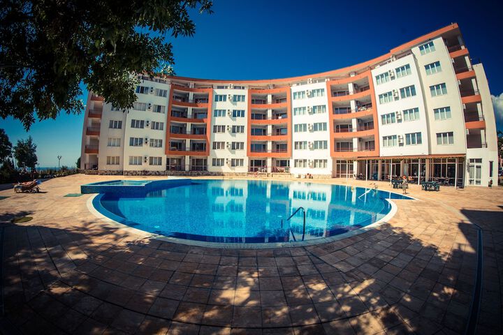 Hotel Pool