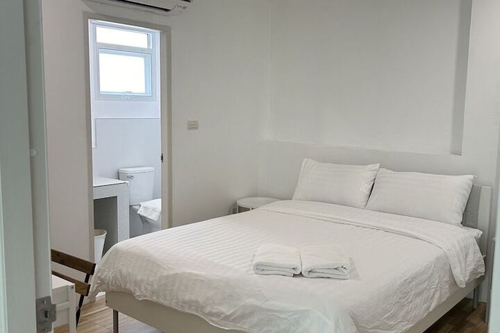 Room 9 of 35
