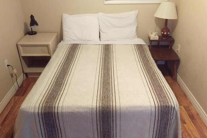 Room 12 of 27