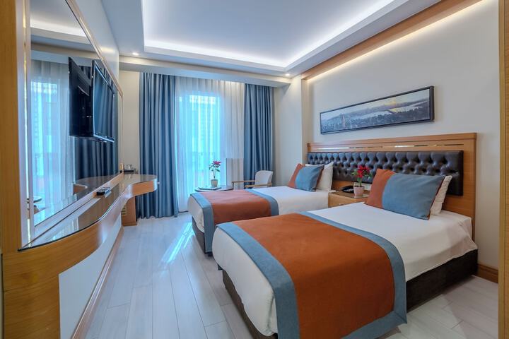 Room 47 of 66
