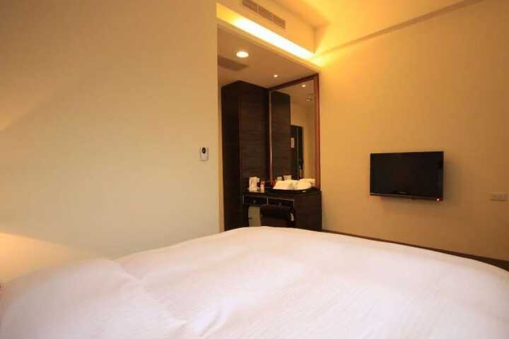 Room 5 of 44