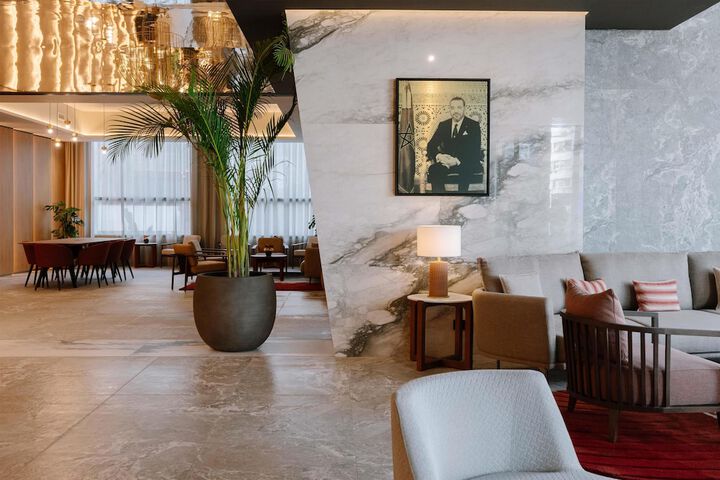 Entrance & Lobby