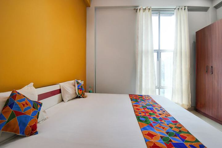 Room 8 of 27