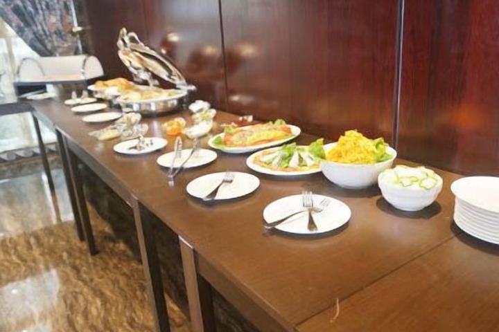 Dining 39 of 59