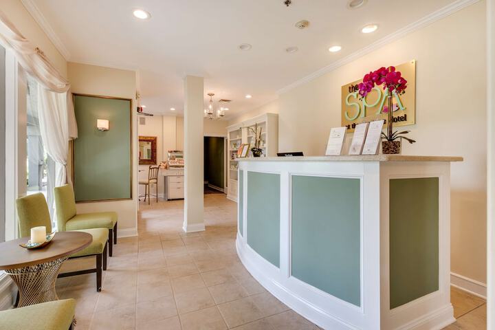 Nail salon