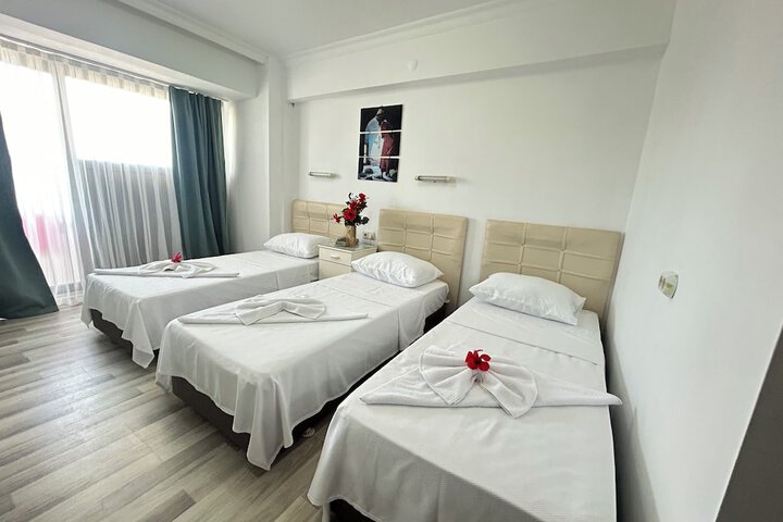 Room 6 of 26