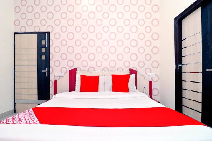 Room 8 of 25