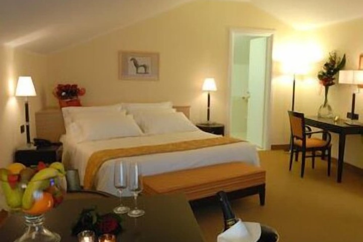 Room 5 of 26