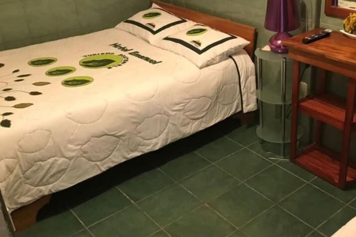 Room 33 of 68