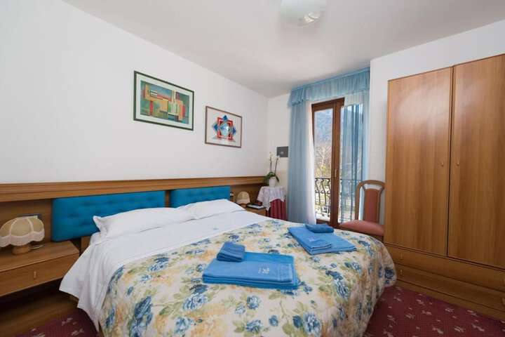 Room 26 of 65