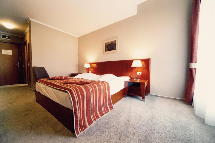 Room 13 of 68