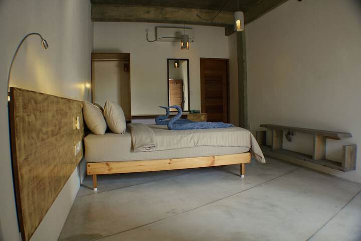Room 2 of 43