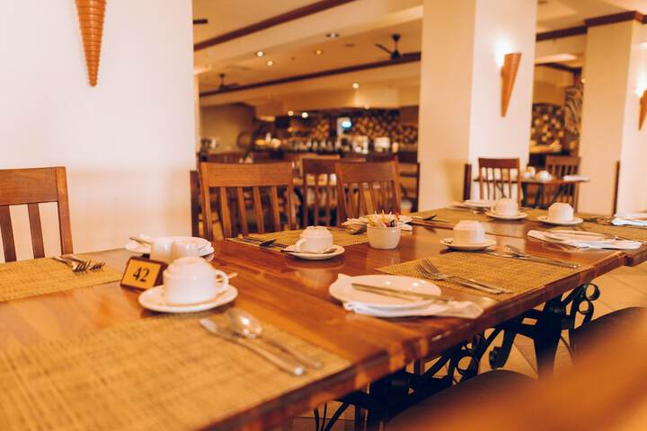 Dining 62 of 92