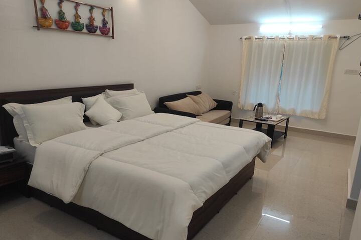 Room 10 of 51