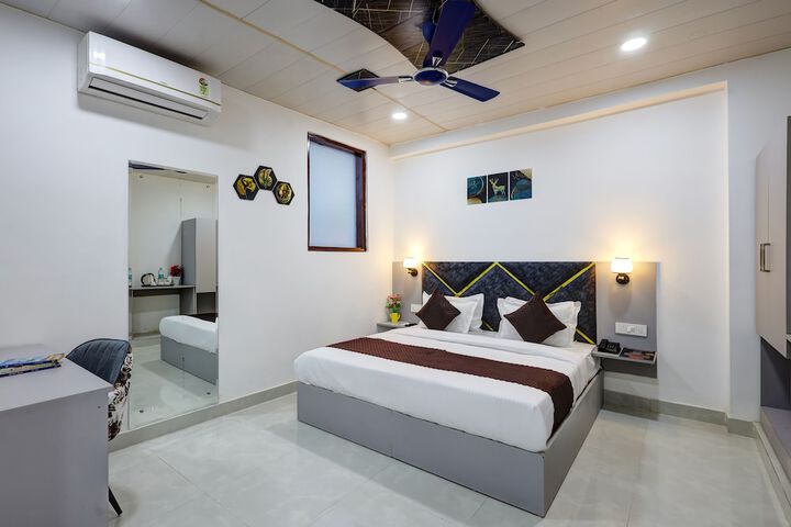 Room 3 of 18